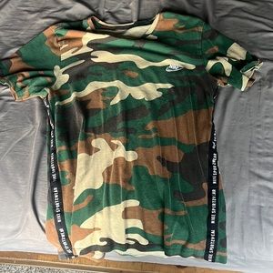 Vintage Nike tee shirt. Doesn’t fit anymore!